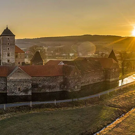 Burg Švihov bei Sonnenuntergang