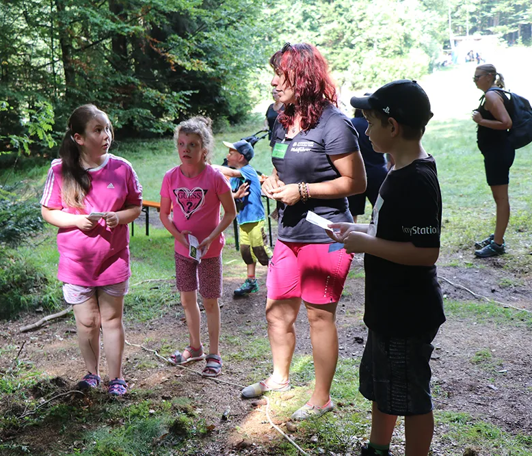Kinder beim Spechtfest in Spiegelau