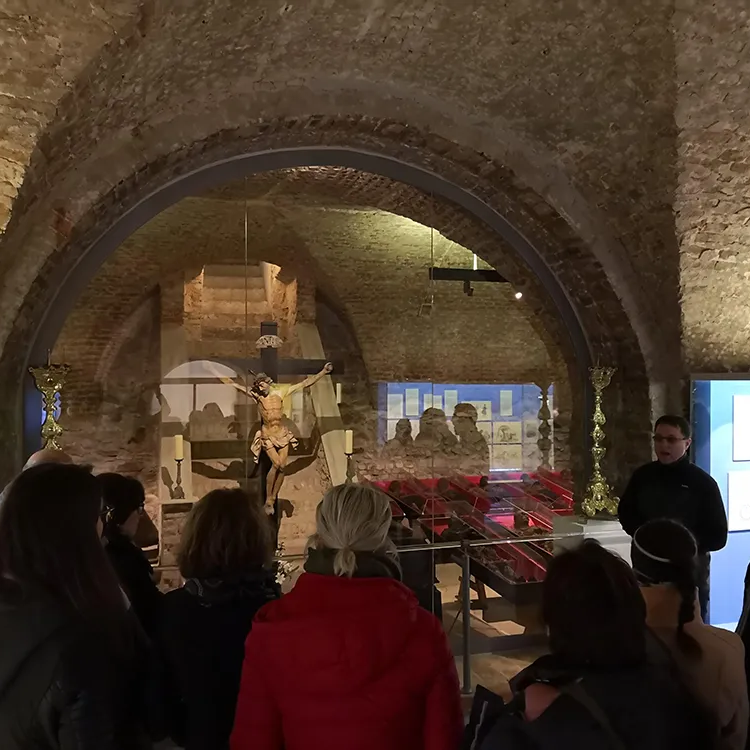 Gruppe in den Katakomben von Klattau