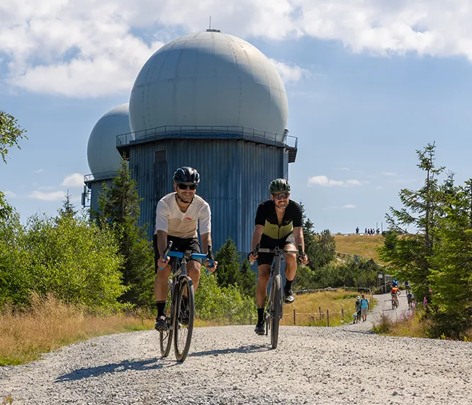 Radler unterwegs in der Gipfelregion Großer Arber